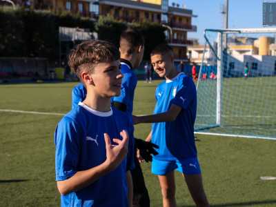 Durante l�intervallo parliamo con il 13enne Francesco, in maglia blu. �Il calcio � sempre stata la mia passione � dichiara �. Col centro federale sto vivendo una bellissima esperienza e voglio sfruttarla al meglio delle mie possibilit�